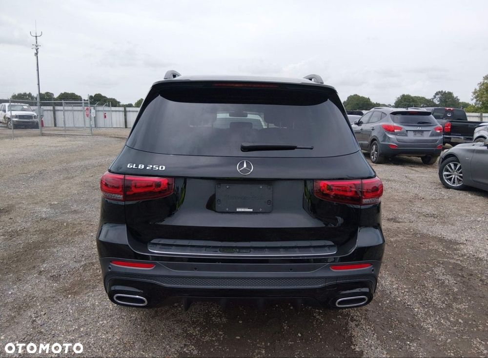 Mercedes-Benz GLB - 6