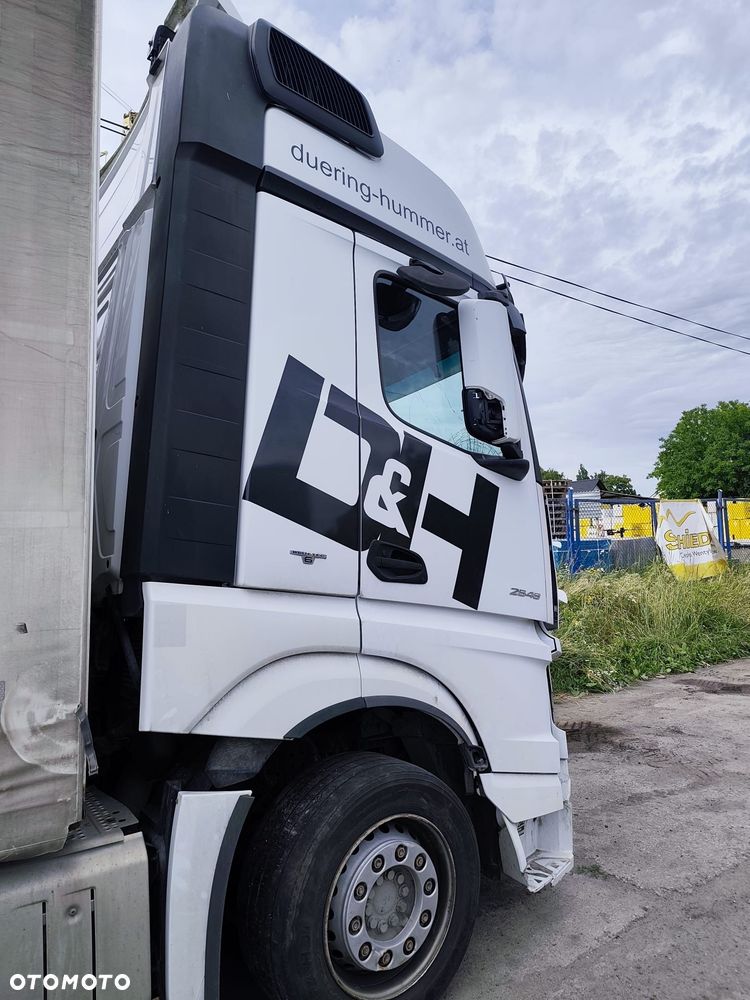 Mercedes-Benz Actros - 11