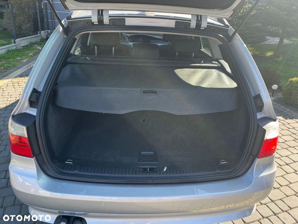 BMW Seria 5 523i - 17