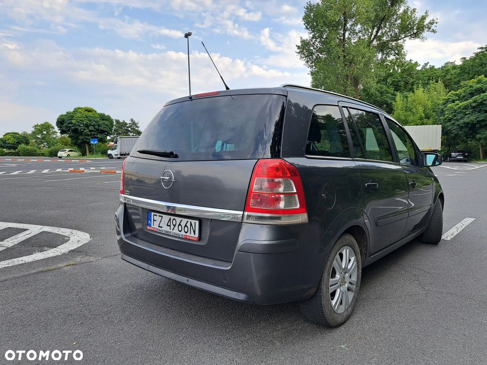 Opel Zafira 1.7 CDTI Cosmo - 4