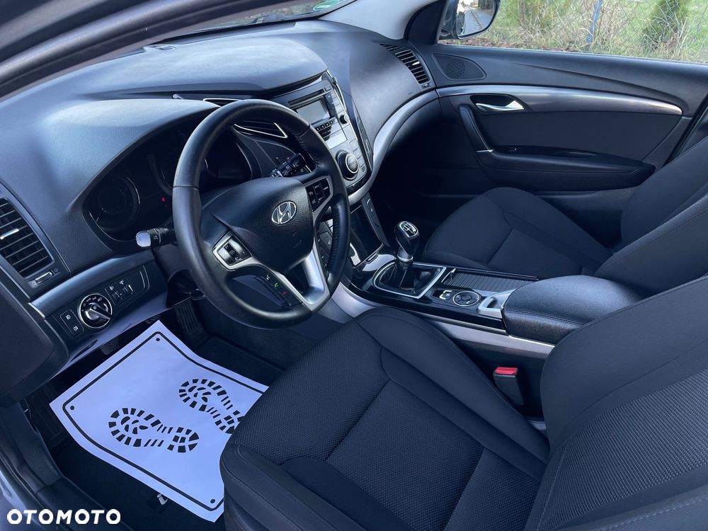 Hyundai i40 1.7 CRDi Comfort + - 7