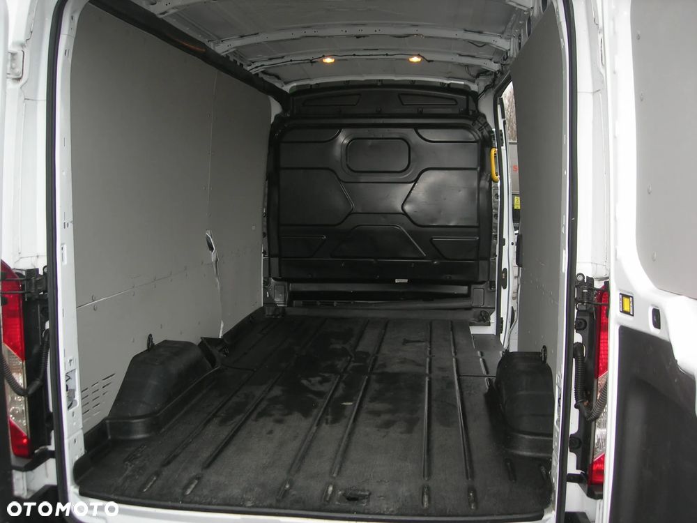Ford Transit E350 L3H2 - 11