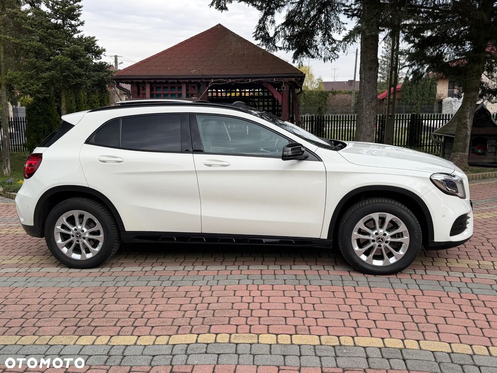 Mercedes-Benz GLA 250 4Matic 7G-DCT AMG Line - 12