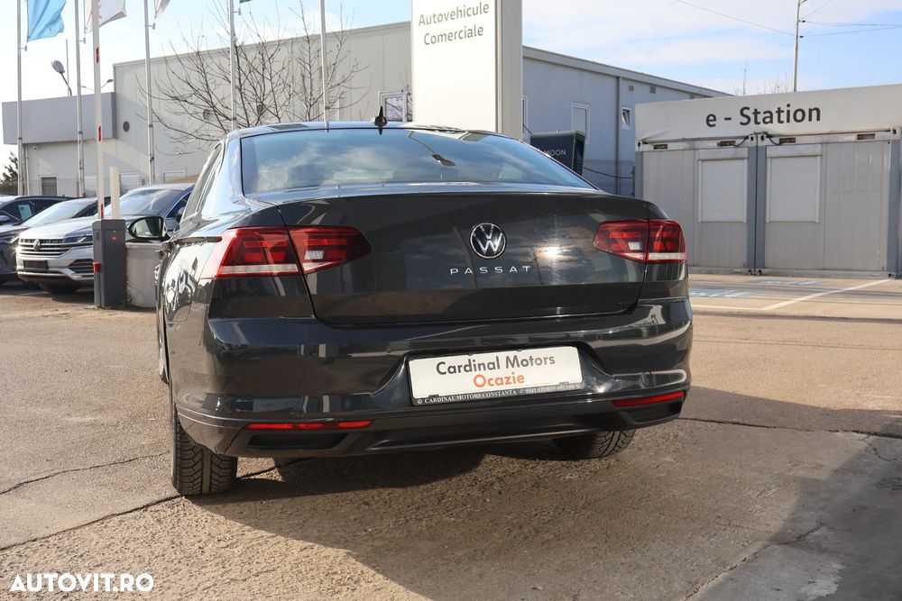 Volkswagen Passat 2.0 TDI DSG Comfortline - 4