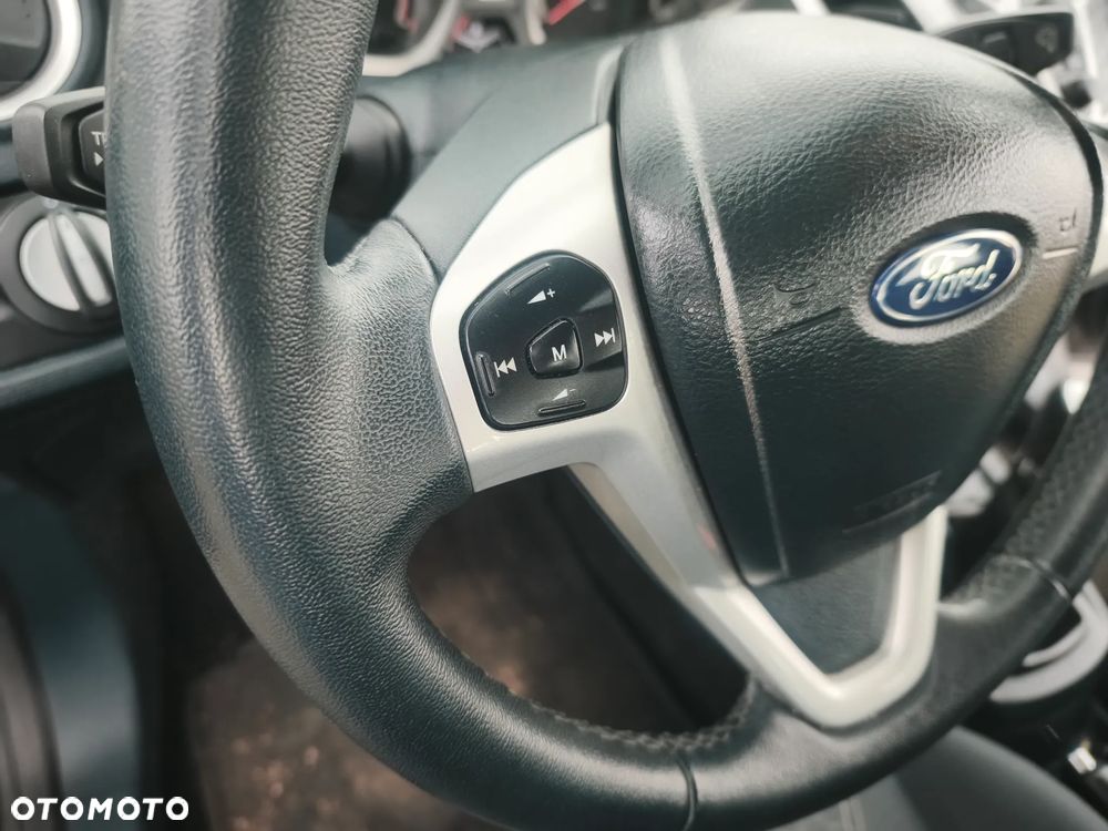 Ford Fiesta 1.25 Celebration - 21