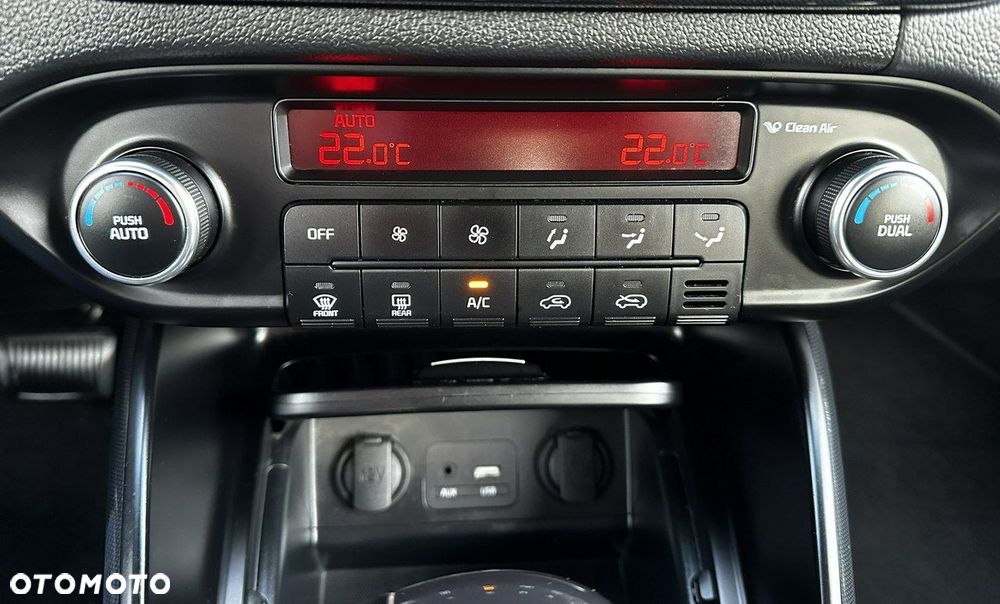 Kia Carens 1.7 CRDi XL 7os 7DCT - 27