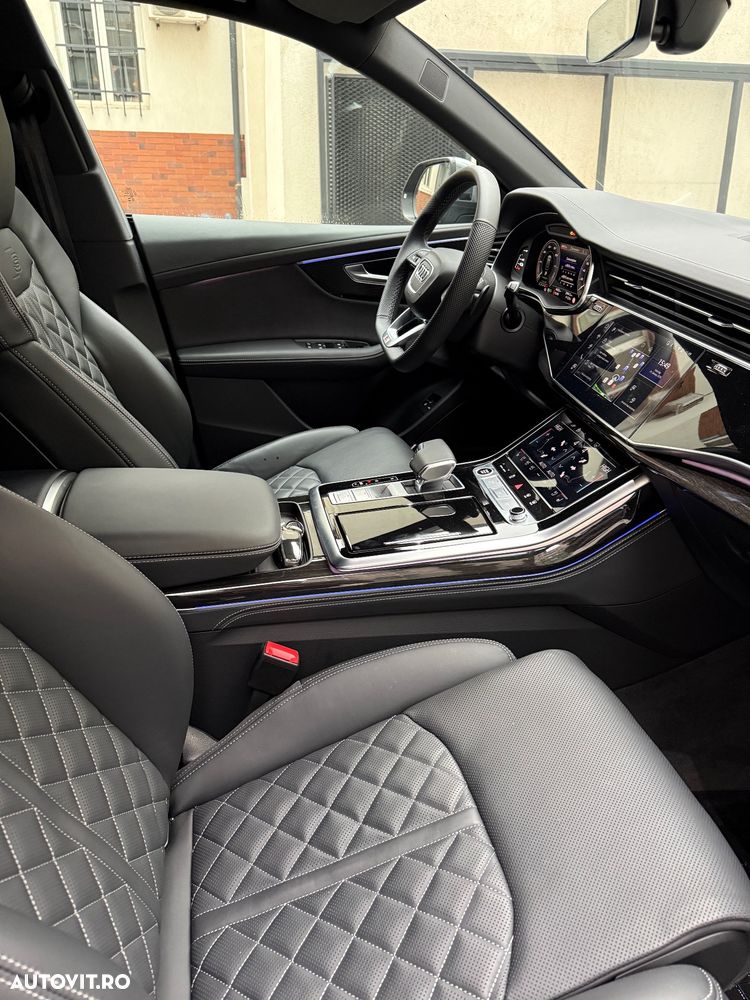 Audi Q8 55 TFSI e quattro Tiptronic PHEV - 3