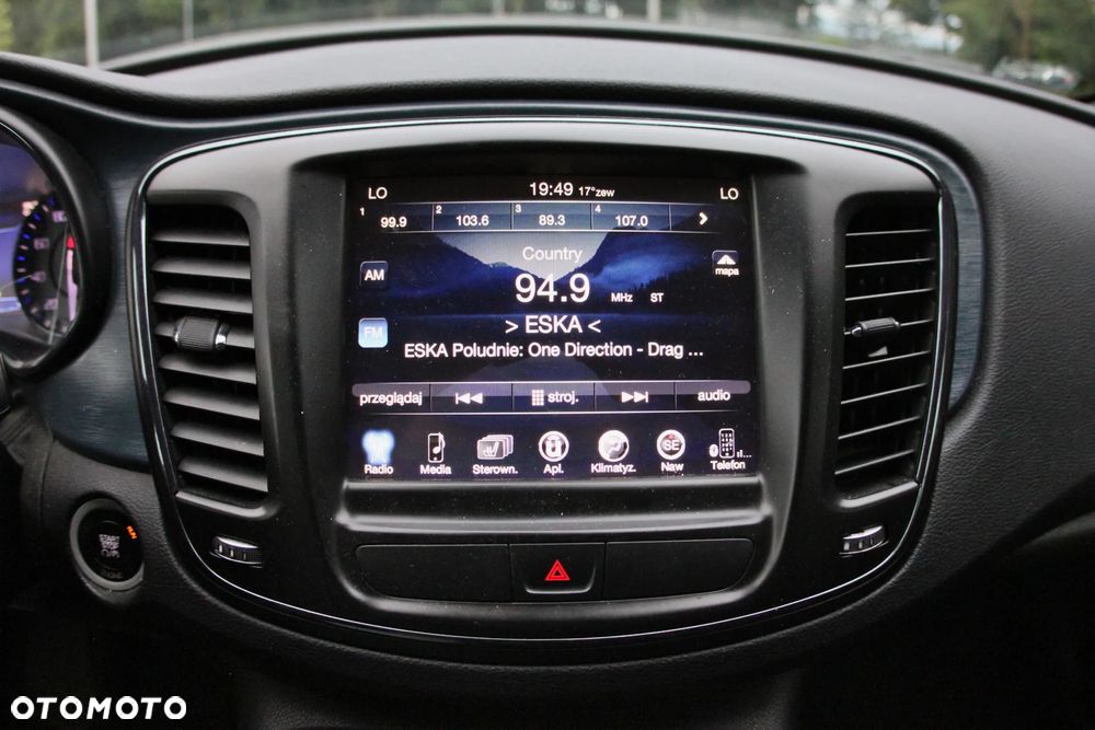 Chrysler 200 - 16