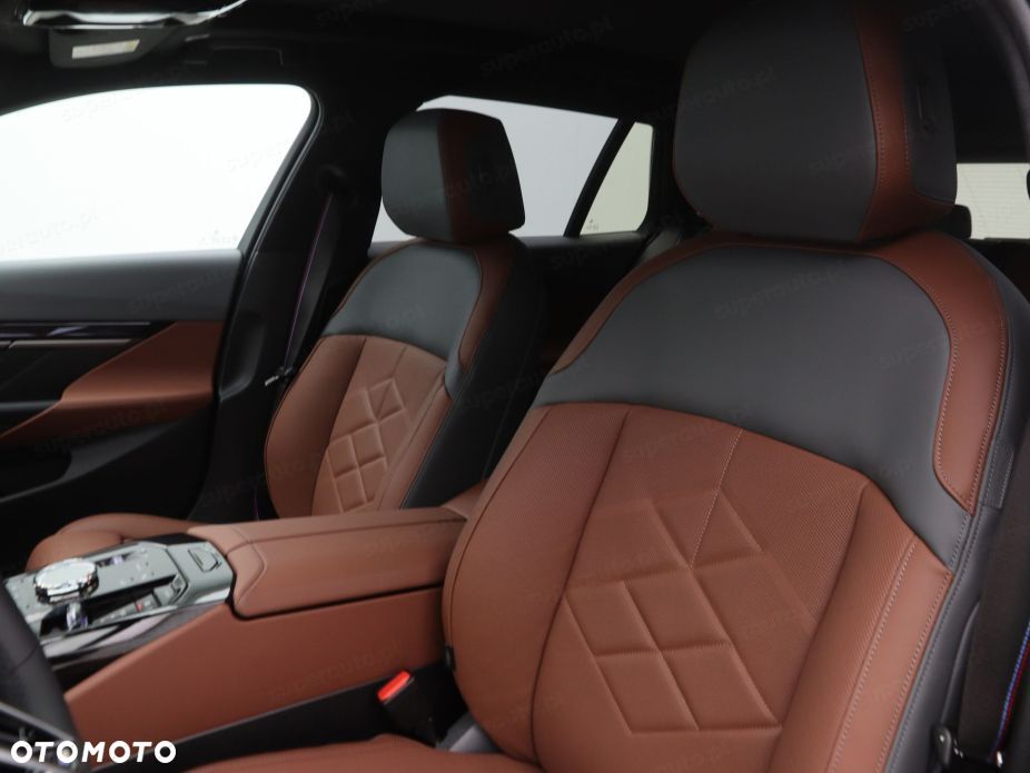 BMW Seria 5 540d xDrive mHEV M Sport - 8