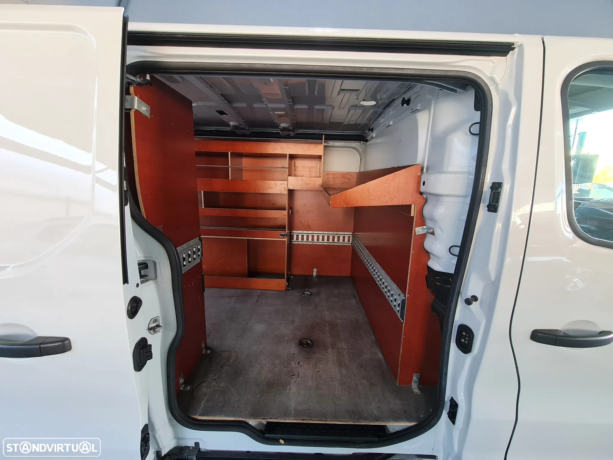 Renault TRAFIC 2.0 Dci 120CV * GPS/ AC/ IVA DEDUTÍVEL * - 12