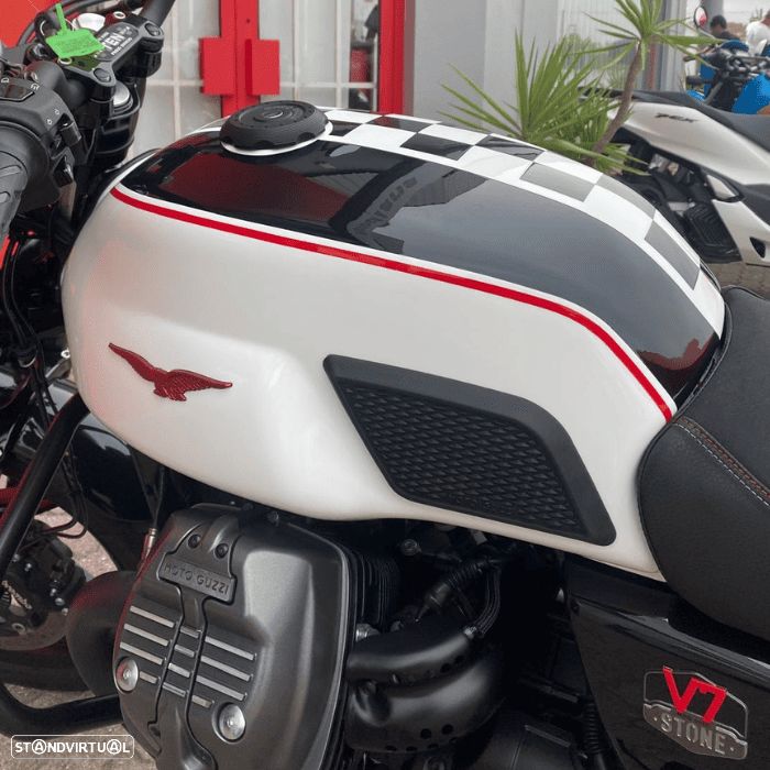 Moto Guzzi V7 STONE TEEN - 10