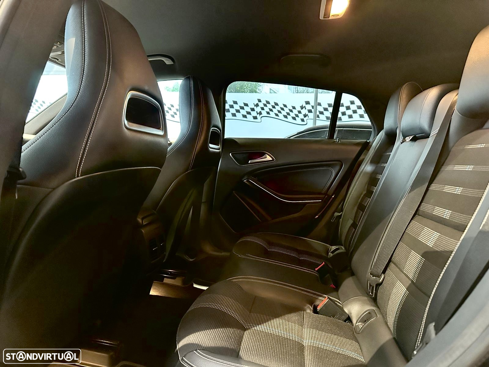 Mercedes-Benz CLA 180 Shooting Brake d Peak Edition - 14