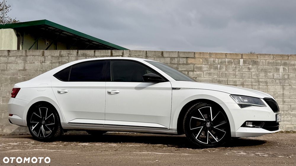 Skoda Superb 2.0 TDI DSG Sportline - 19