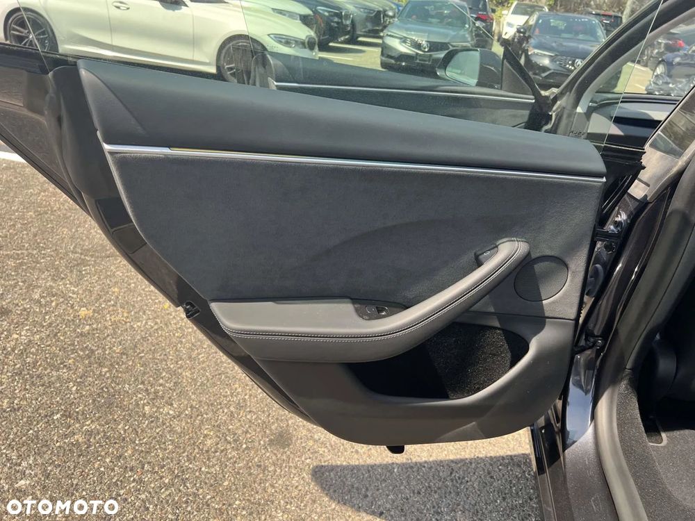 Tesla Model 3 - 20
