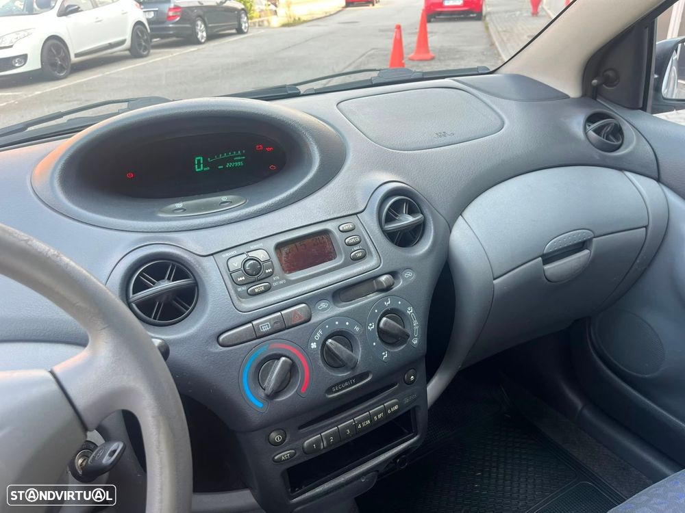 Toyota Yaris 1.0 Sol ABS+CD+AC - 19
