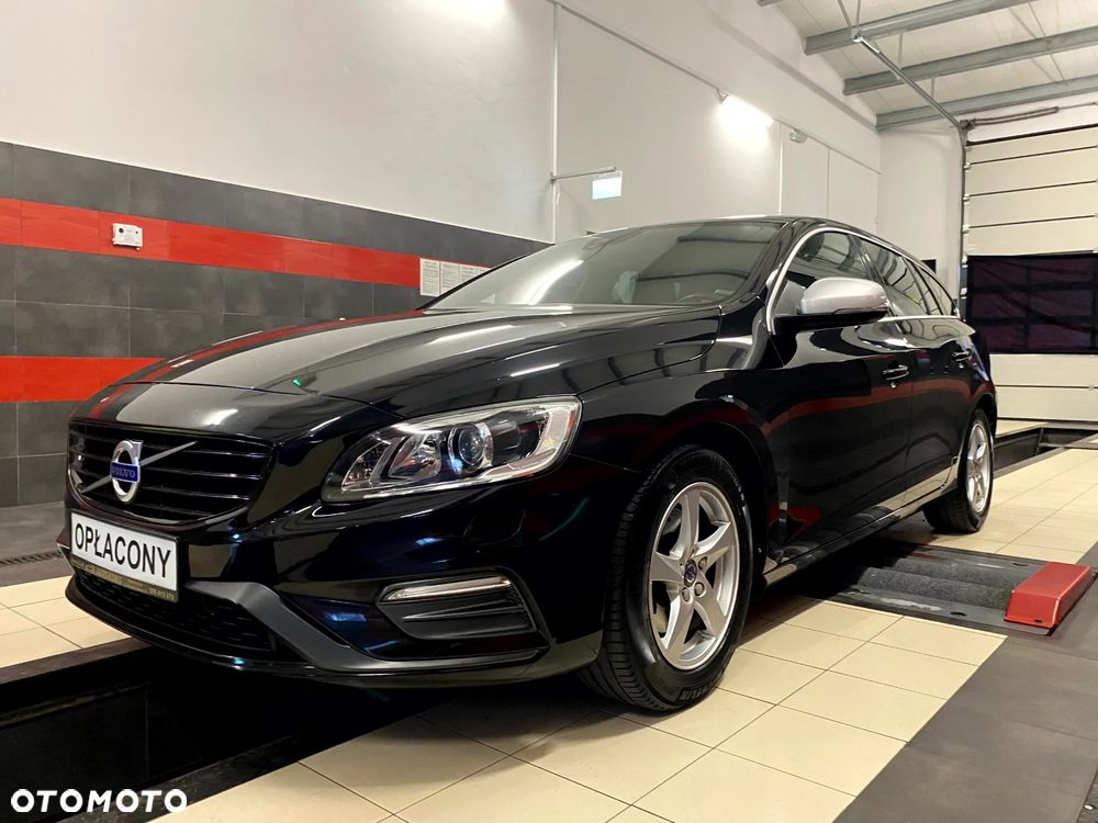 Volvo V60 D3 R-Design - 3