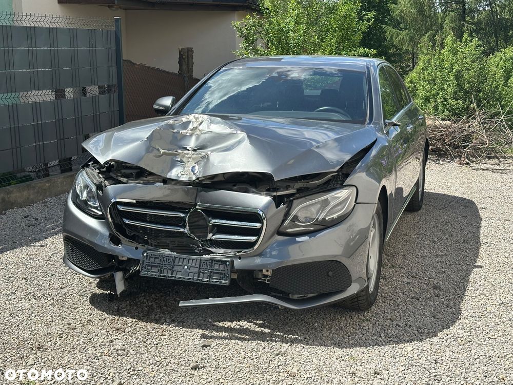 Mercedes-Benz Klasa E 200 4-Matic 9G-TRONIC - 1
