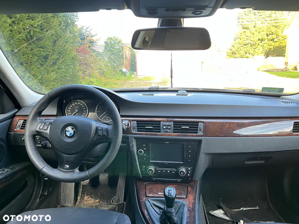 BMW Seria 3 318i - 8