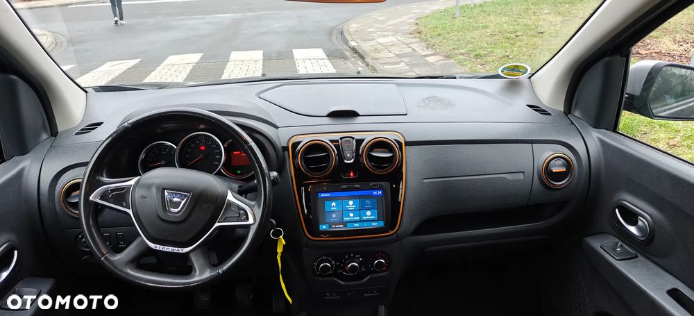 Dacia Lodgy dCi 110 Stepway Celebration - 15