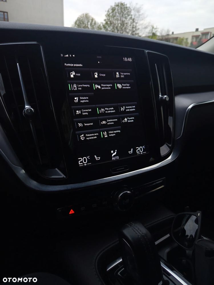 Volvo V60 T6 AWD Twin Engine Geartronic Momentum Pro - 19