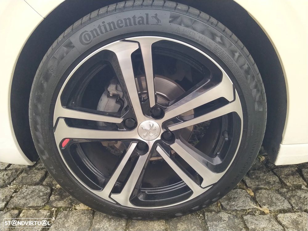 Peugeot 208 1.6 BlueHDi GT Line - 19