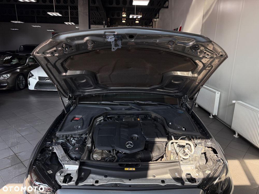 Mercedes-Benz Klasa E 220 d 4-Matic 9G-TRONIC - 27
