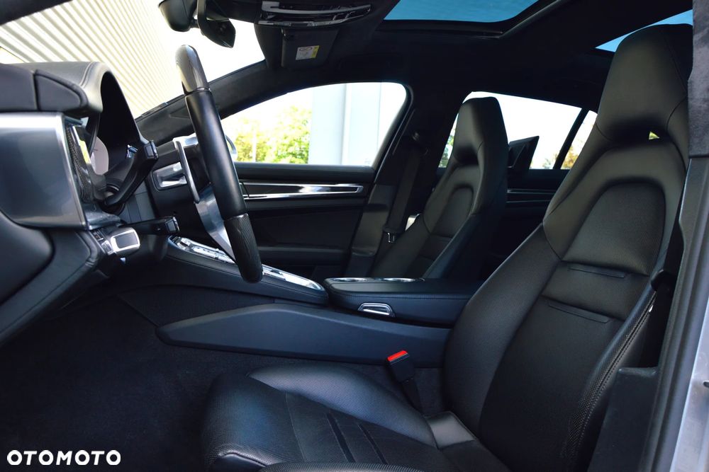Porsche Panamera Turbo - 16