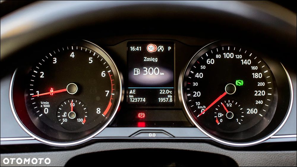 Volkswagen Passat - 21