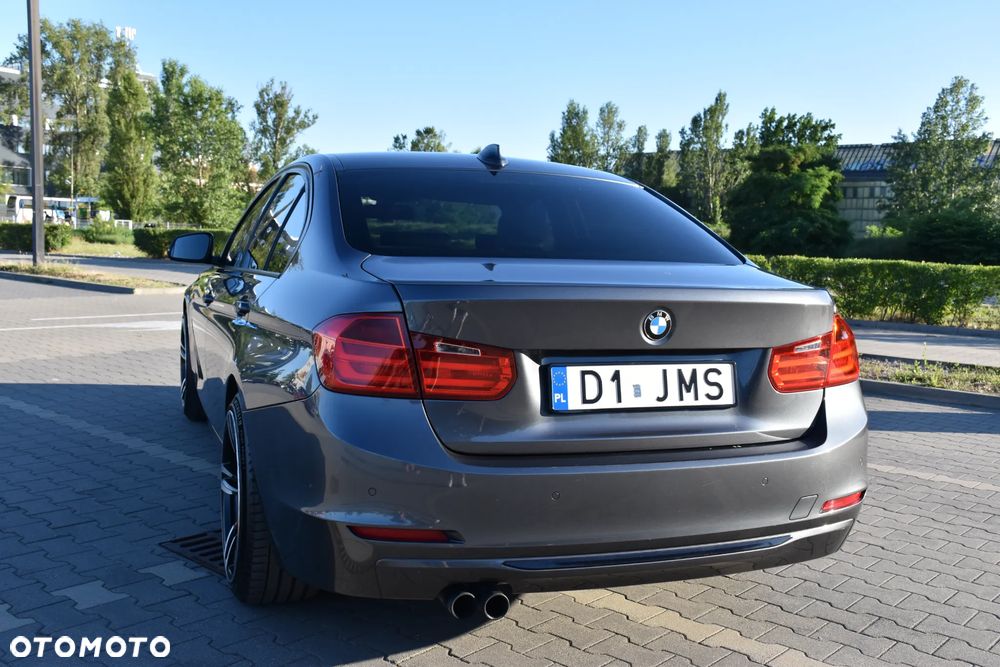 BMW Seria 3 328i Sport-Aut Sport Line - 4