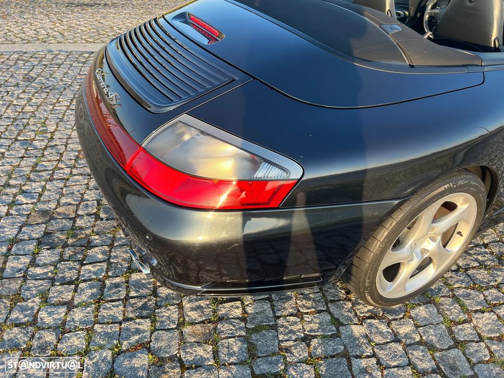 Porsche 911 (996) Carrera 4S Cabrio - 22