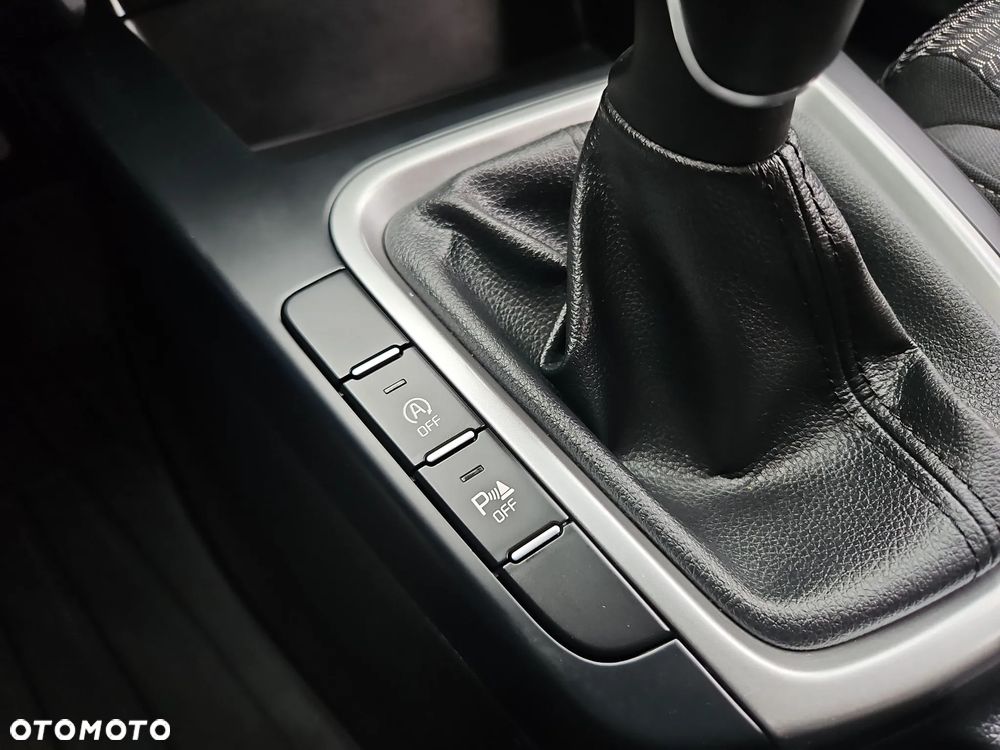Kia XCeed 1.5 T-GDI M - 25
