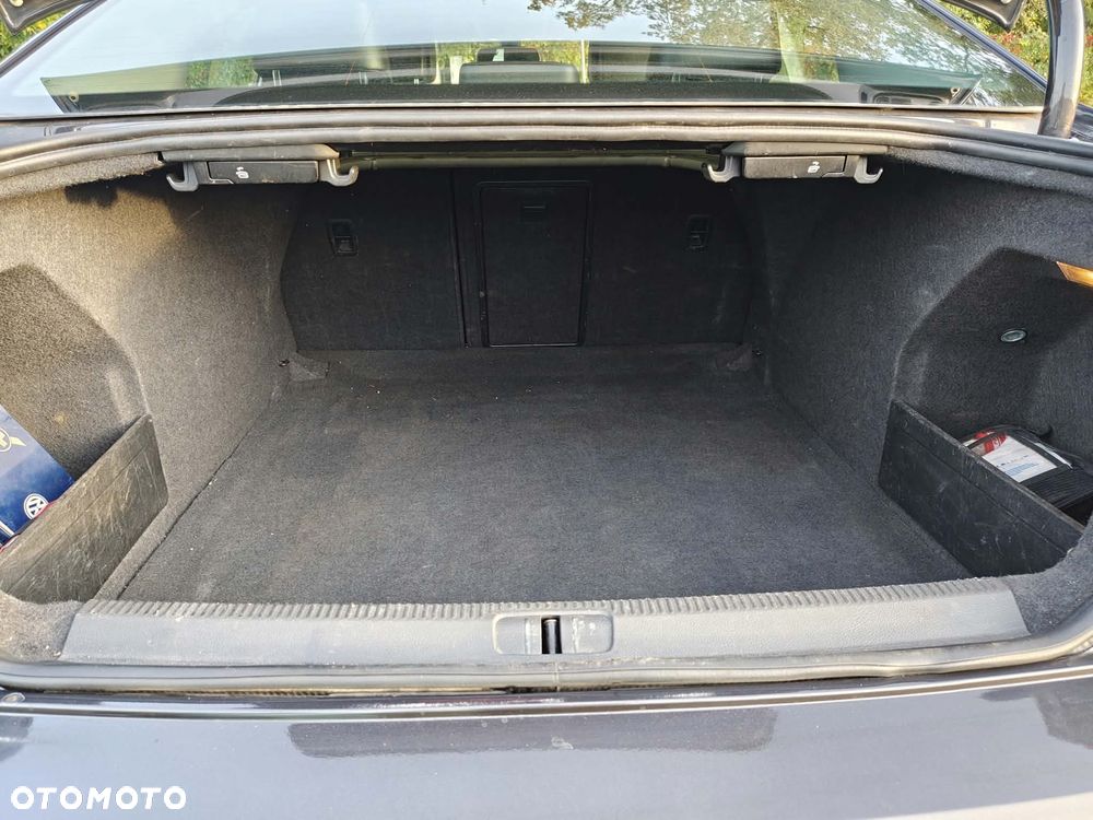 Volkswagen Passat - 29