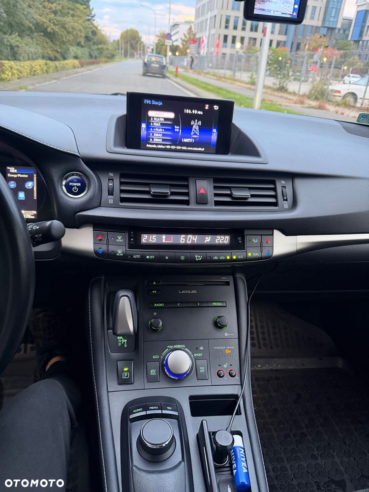 Lexus CT - 9