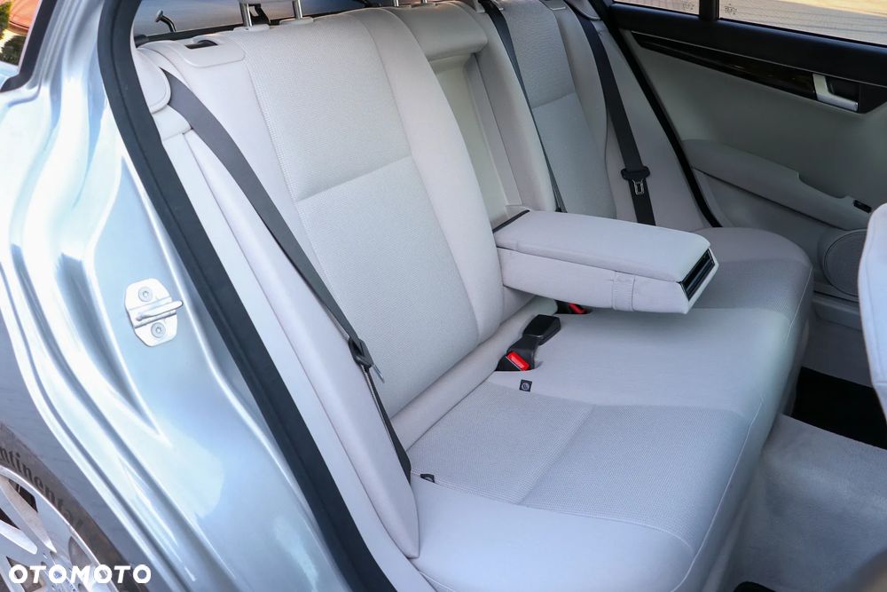 Mercedes-Benz Klasa C 200 CDI DPF Automatik Elegance - 20