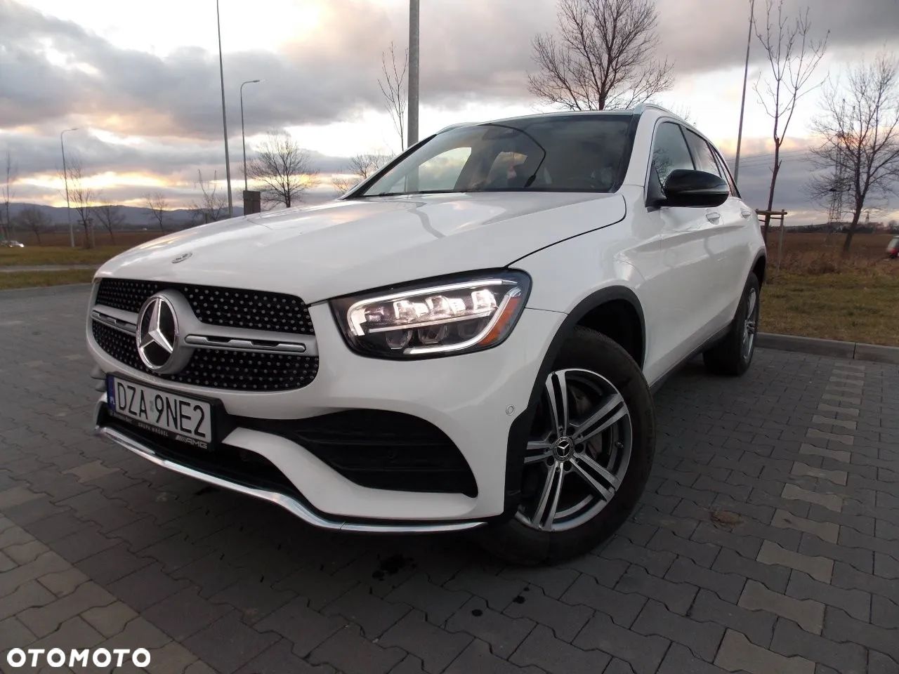 Mercedes-Benz GLC 300 4Matic 9G-TRONIC AMG Line Plus - 1