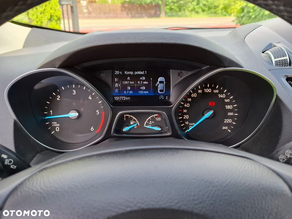 Ford Kuga 1.5 TDCi 2x4 Titanium - 25