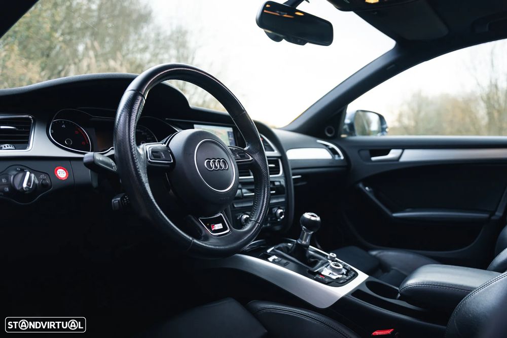 Audi A4 2.0 TDI DPF S line Sport Pack - 18