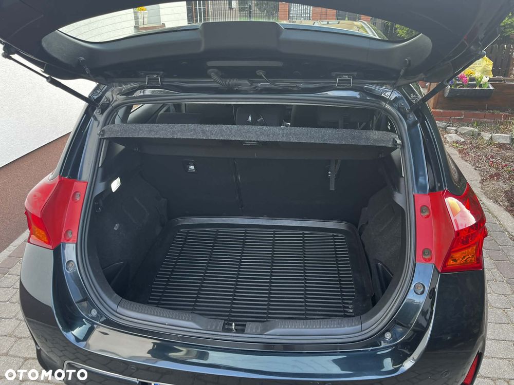 Toyota Auris 1.6 Premium + - 10