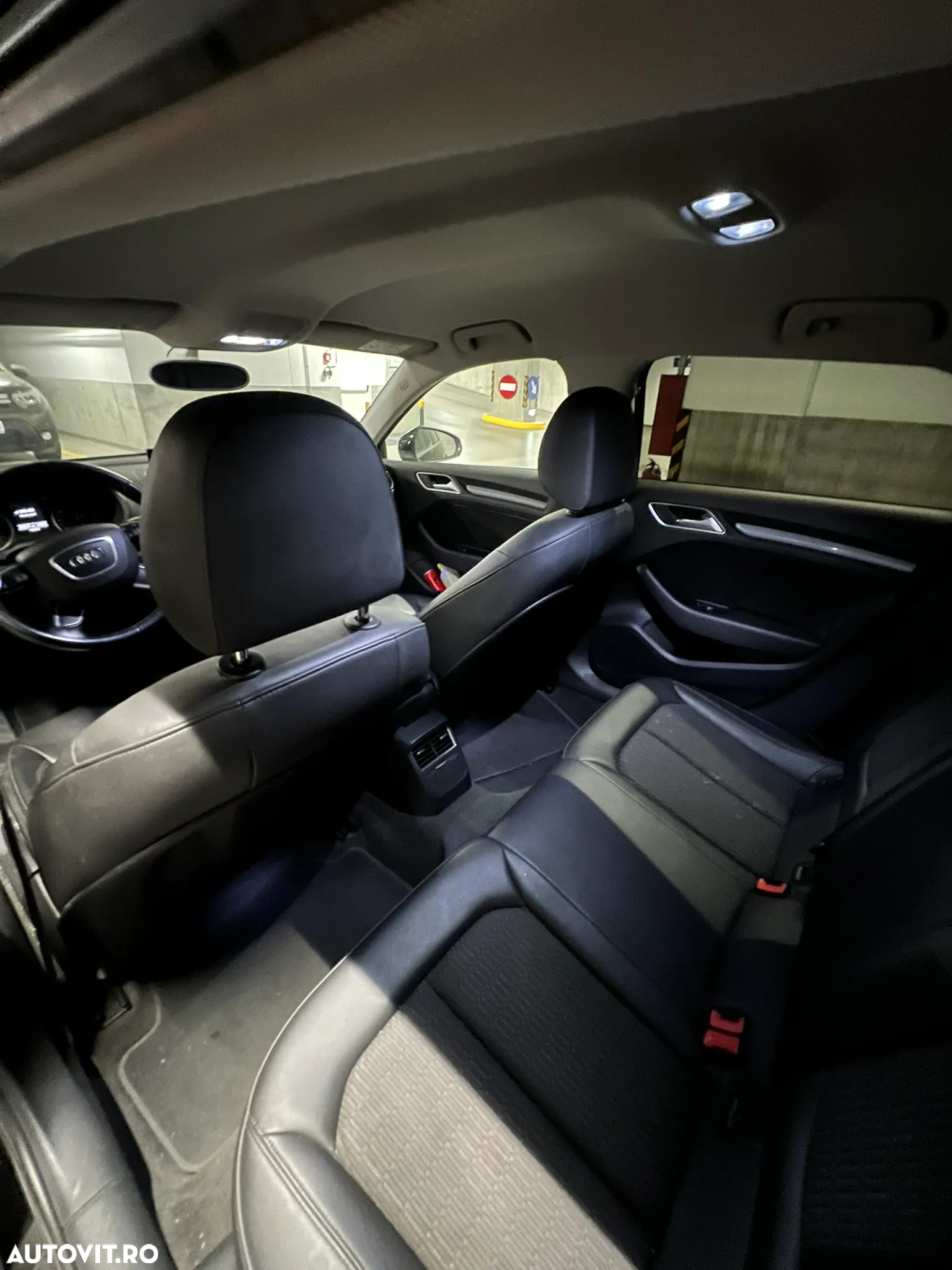 Audi A3 Sportback 1.6 TDI Stronic Ambition - 10