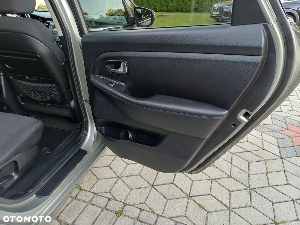 Kia Carens 1.7 CRDi 115 Fifa World Cup Edition - 34