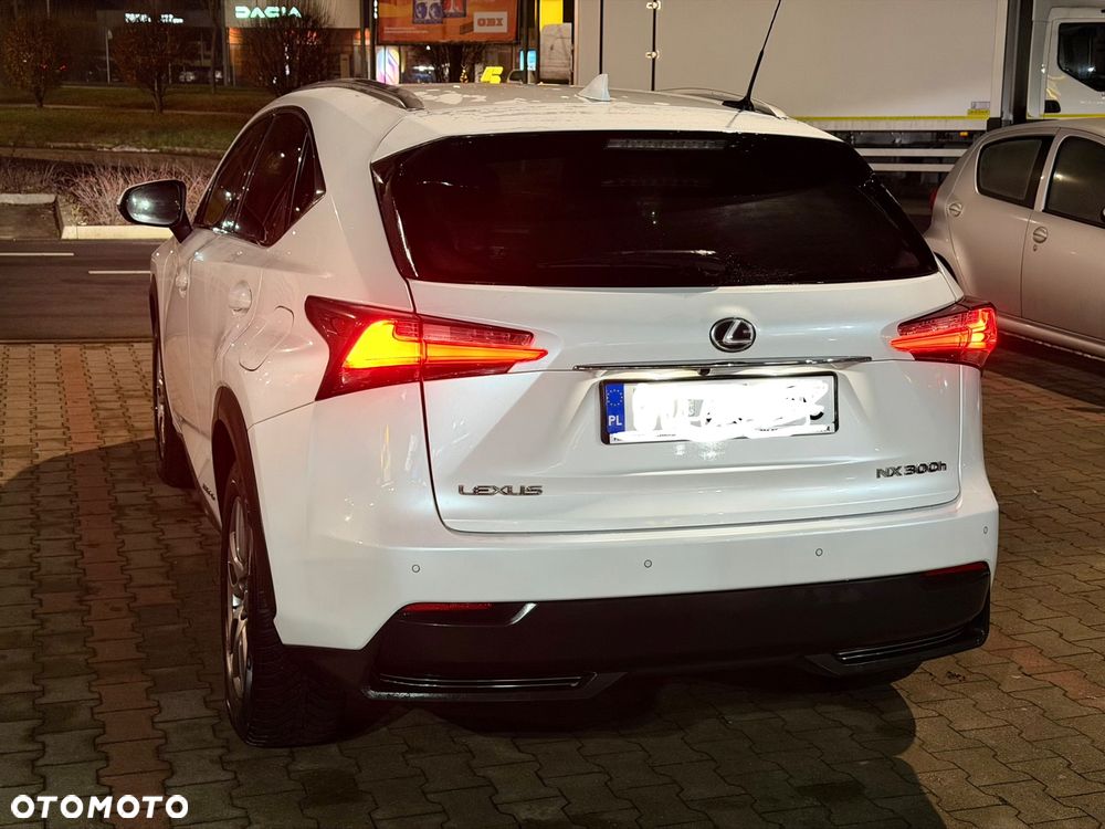 Lexus NX 300h Elegance AWD - 4