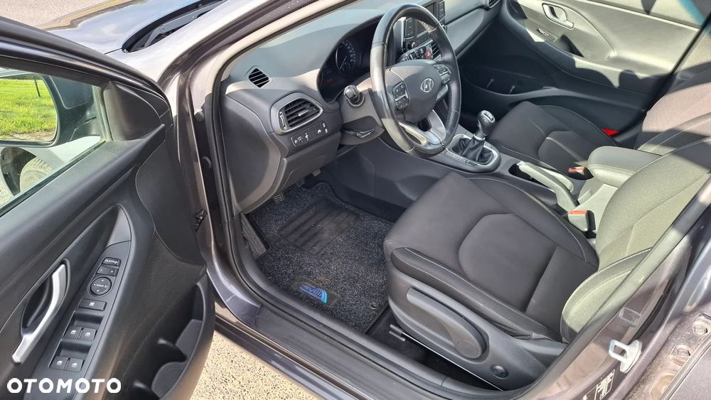 Hyundai i30 1.4 Comfort - 11