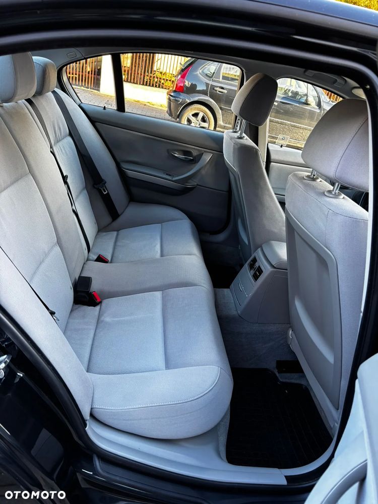 BMW Seria 3 318i - 7