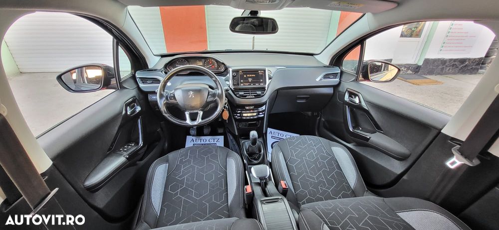 Peugeot 2008 1.2 VTi Access - 3