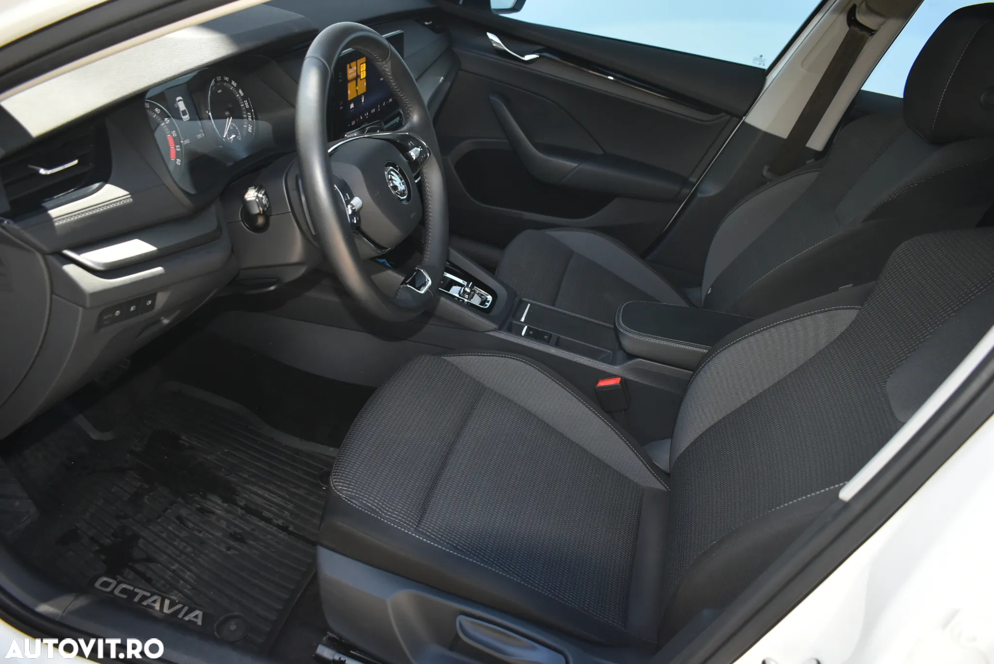 Skoda Octavia 2.0 TDI DSG Ambition - 8
