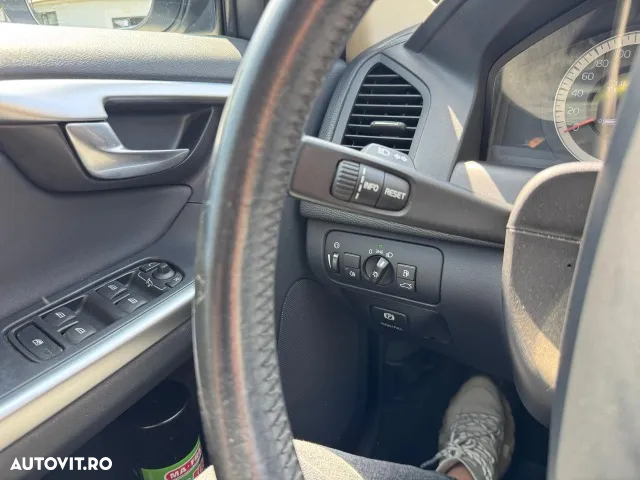 Volvo XC 60 D4 Momentum - 6