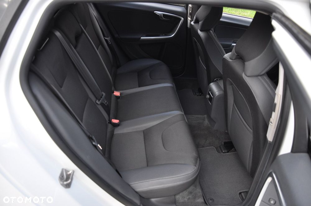 Volvo V60 D4 Geartronic - 22