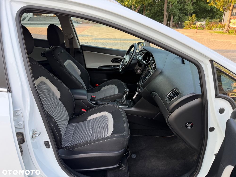 Kia Ceed - 25