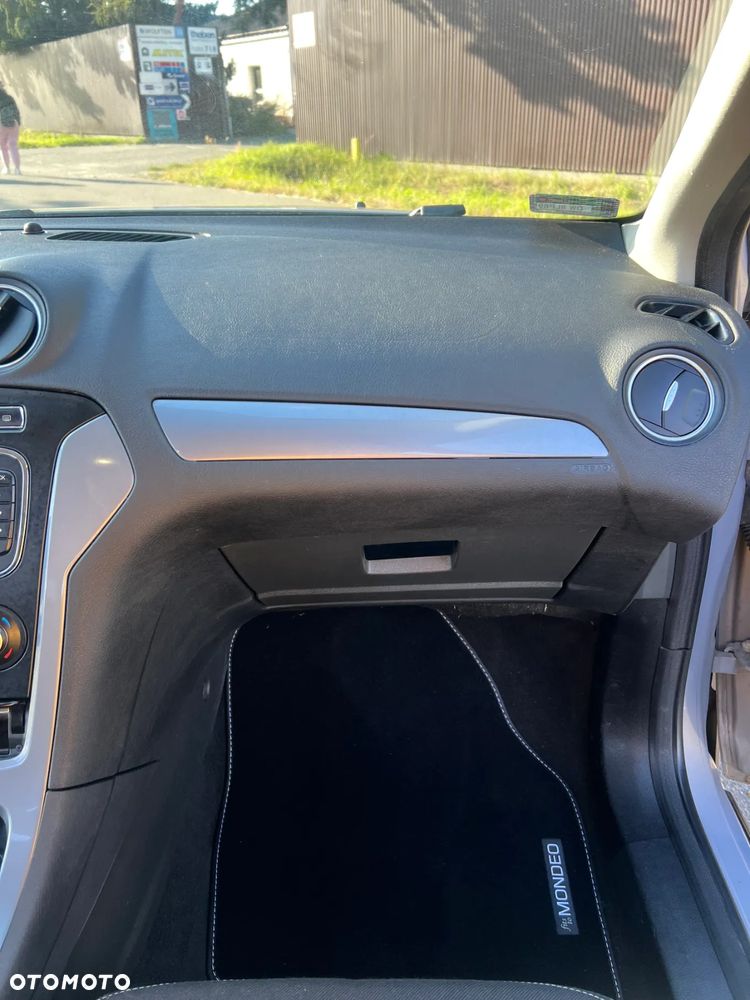 Ford Mondeo 2.0 TDCi Silver X - 23