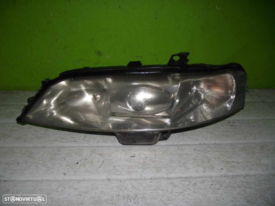 Farol de Xénon Esquerdo Opel Vectra - 2001 / 2002 - F1124 - 1